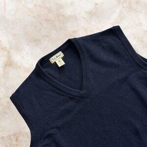 LL Bean Mens XL Navy Blue Lambswool V-Neck Sweater Vest Made in Scotland J719